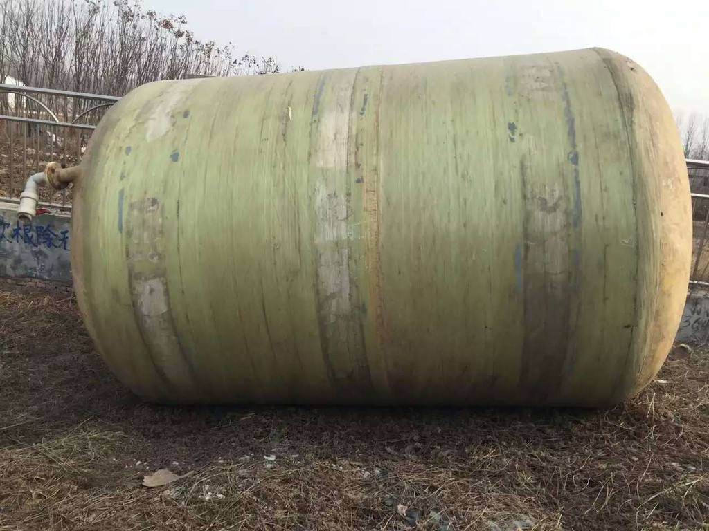 鹽酸儲(chǔ)罐存儲(chǔ)方式: 鹽酸儲(chǔ)罐存儲(chǔ)方式: